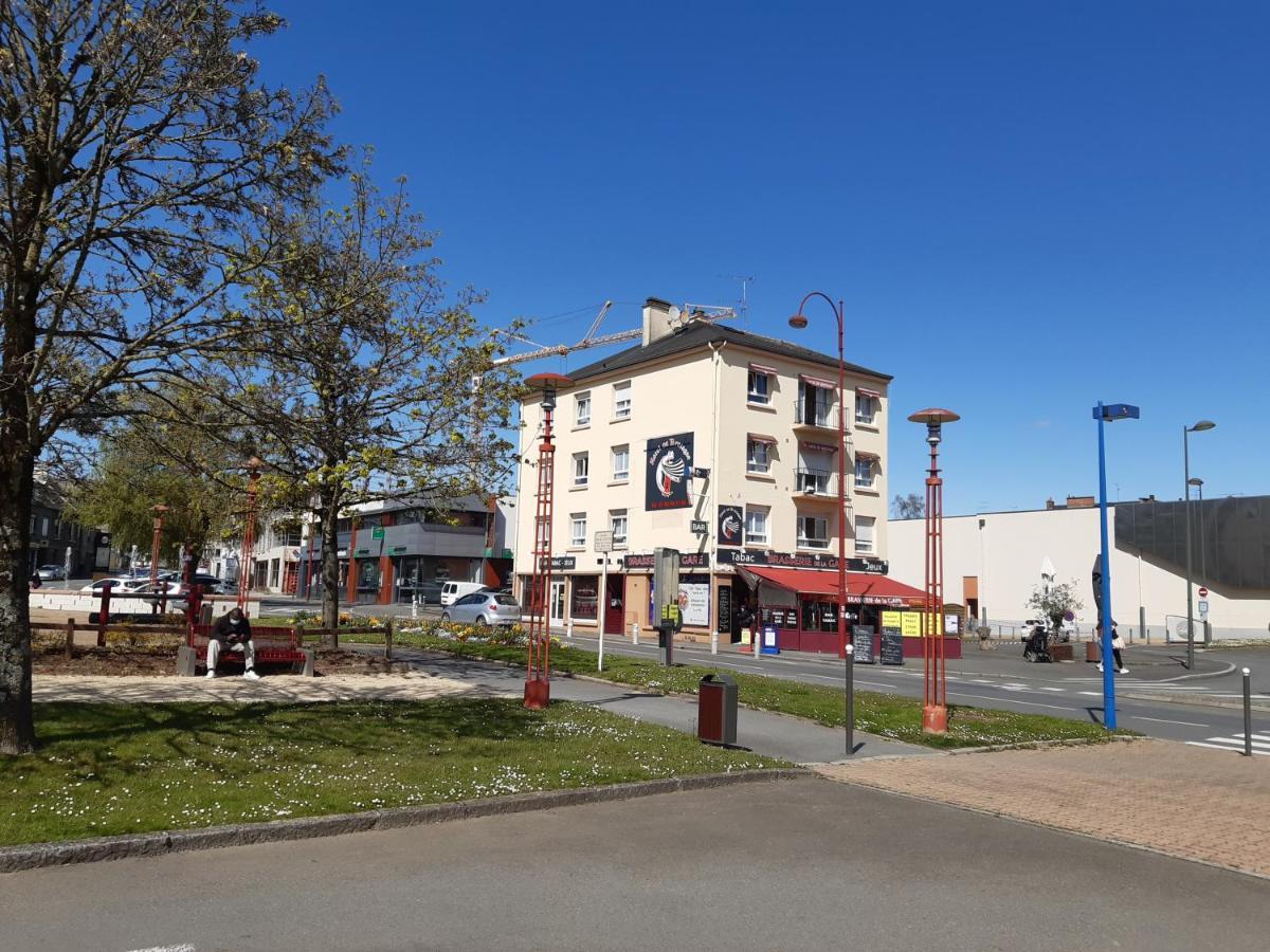Hotel De Bretagne ฟูแฌร์ ภายนอก รูปภาพ